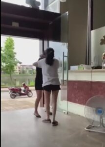 Vợ Của Người Tình Mạo Danh Nhắn Tin Hẹn Đi Khách Sạn