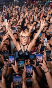 Cô Gái Hot Nhất Mạng Xã Hội Hiện Nay